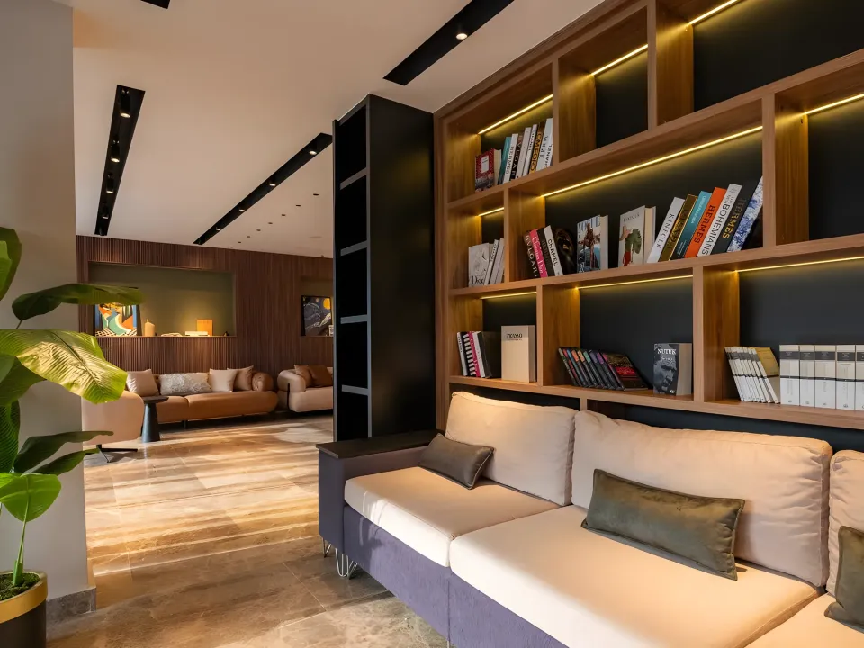 Fly Point Hotel